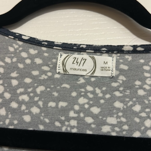 Maurices Navy and White Sleeveless V-Neck Romper size medium - Picture 2 of 7